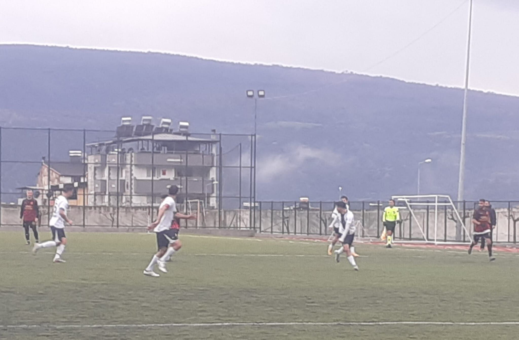 Yamalakspor 2 attı 3 aldı