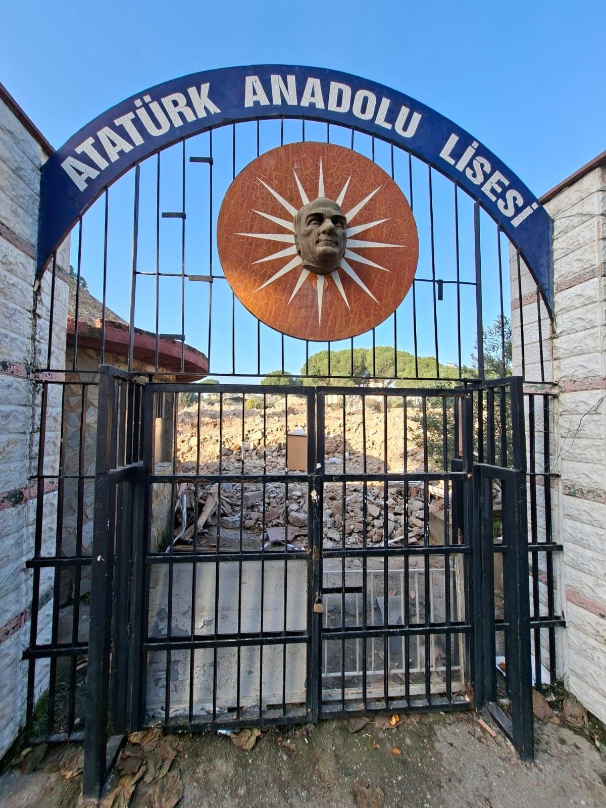 Nazilli Atatürk Anadolu Lisesi yıkıldı