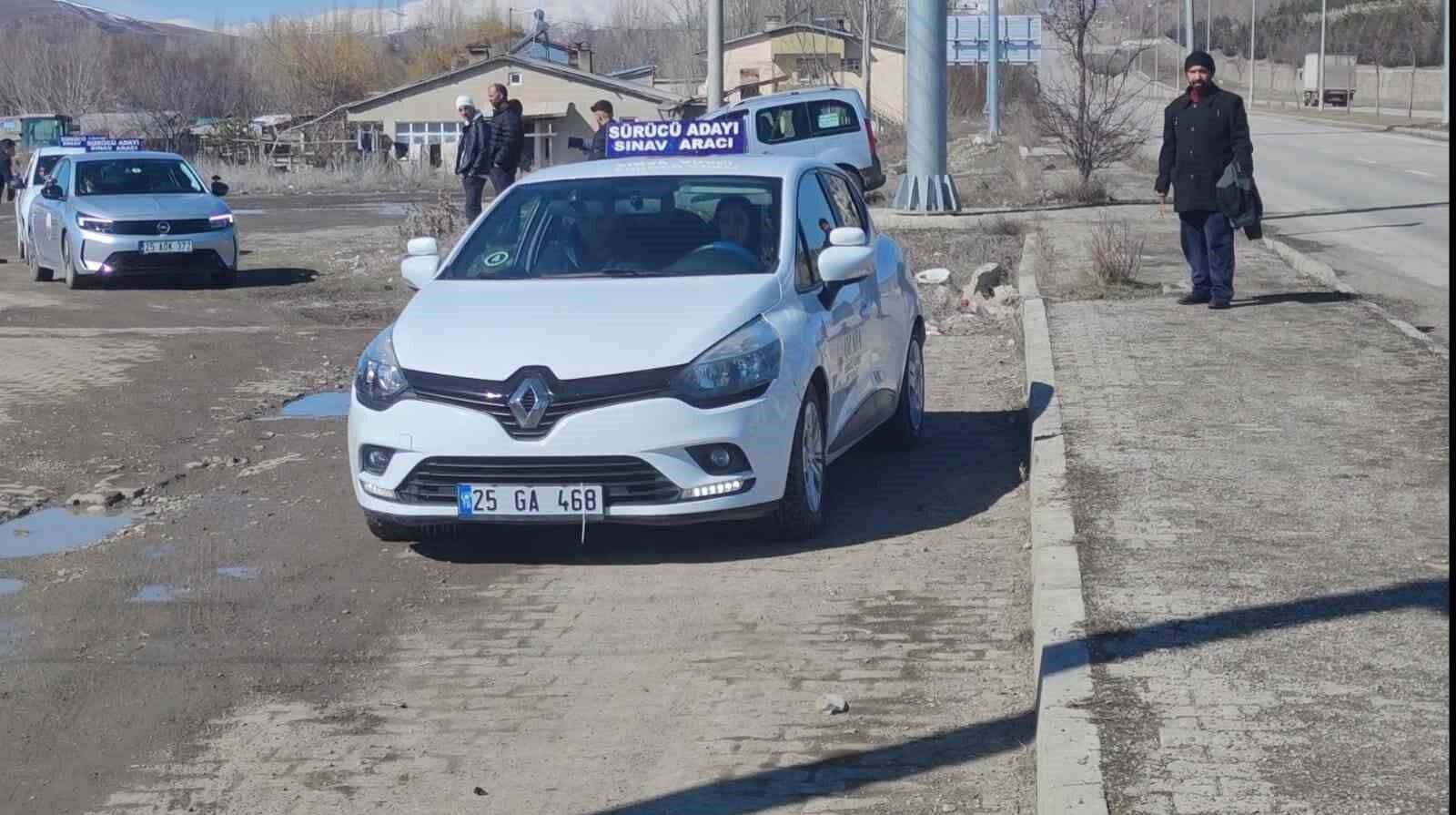 Ehliyet sınavlarında yeni dönem! Direksiyon sınavlarının kamera kaydına alınması gündemde