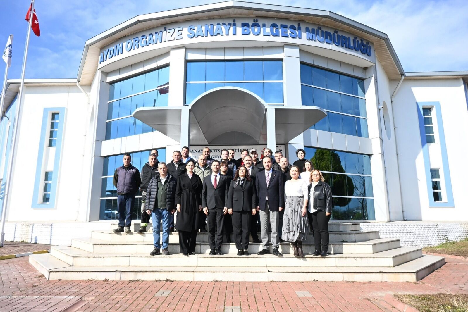 Özlem Çerçioğlu ve Seda Sarıbaş'tan Aydın OSB ziyareti