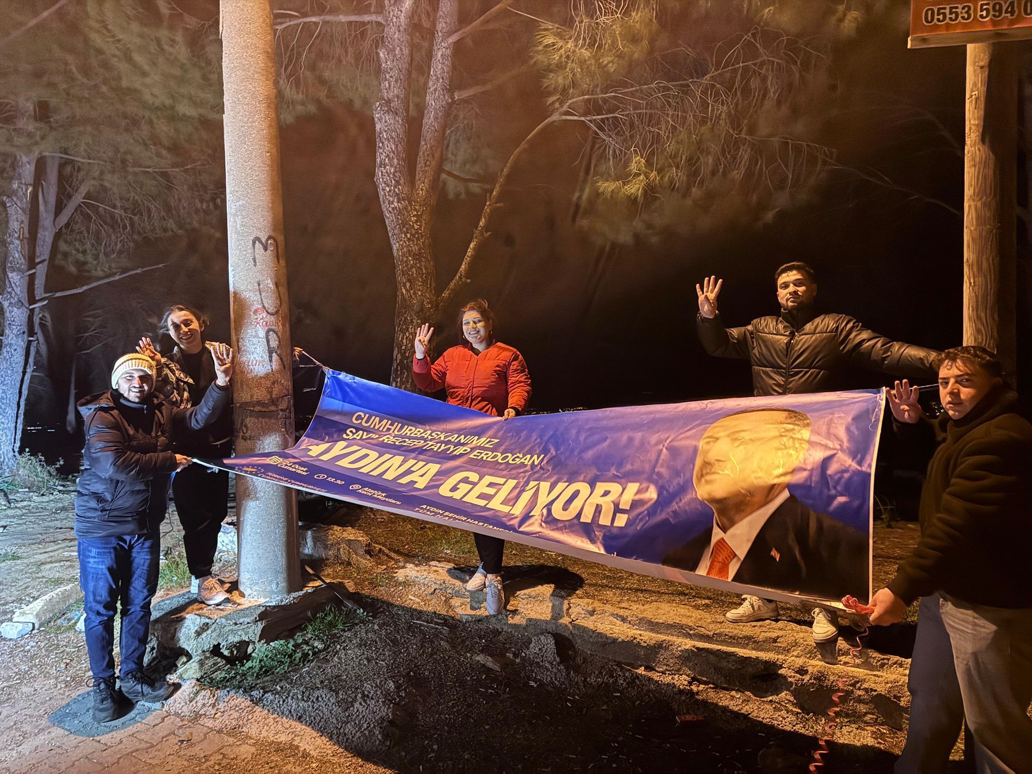 Cumhurbaşkanı Erdoğan’ın pankartına Koçarlı’da çirkin saldırı