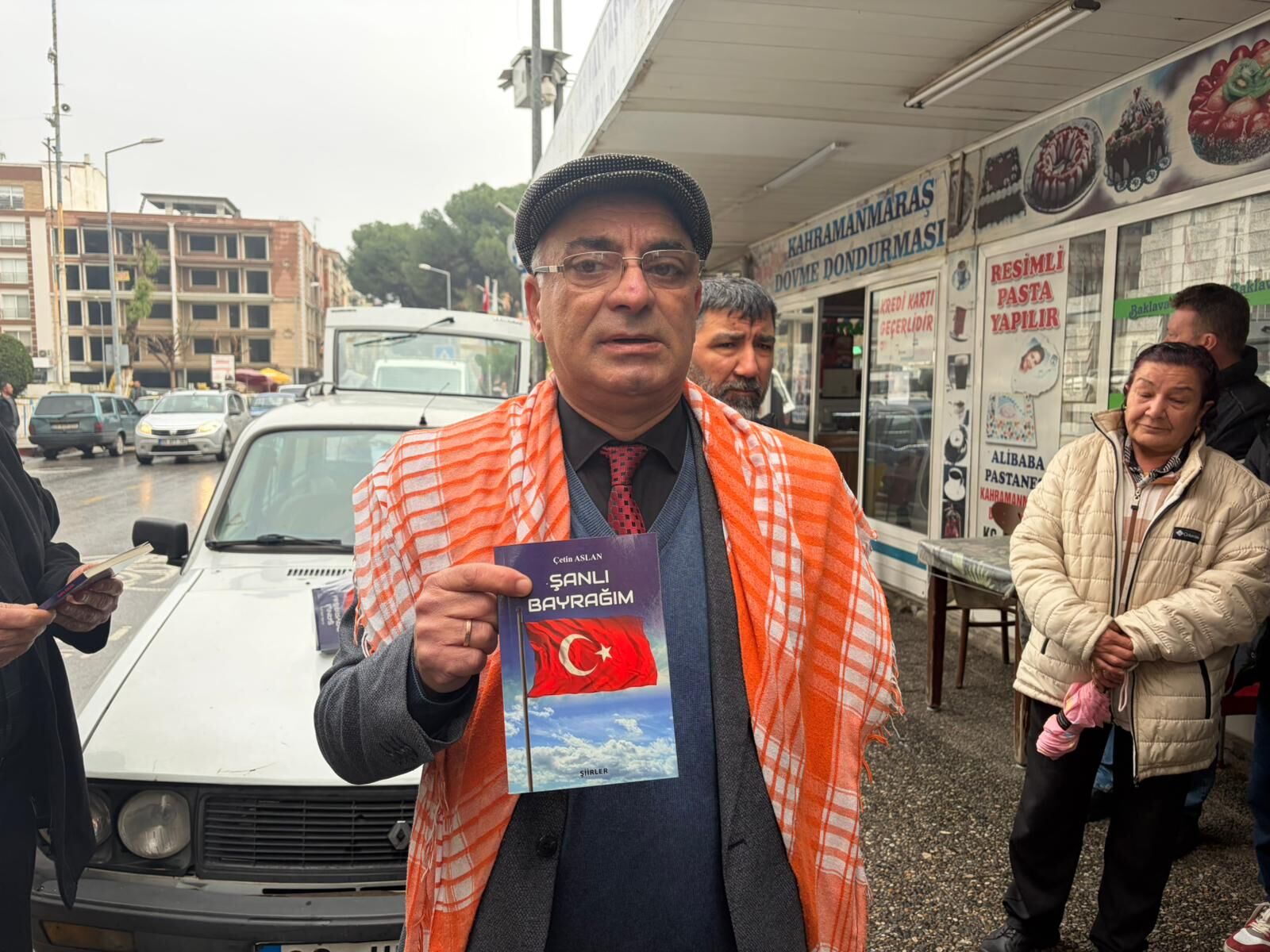 İYİ Parti İncirliova’da bayraklarla yürüdü