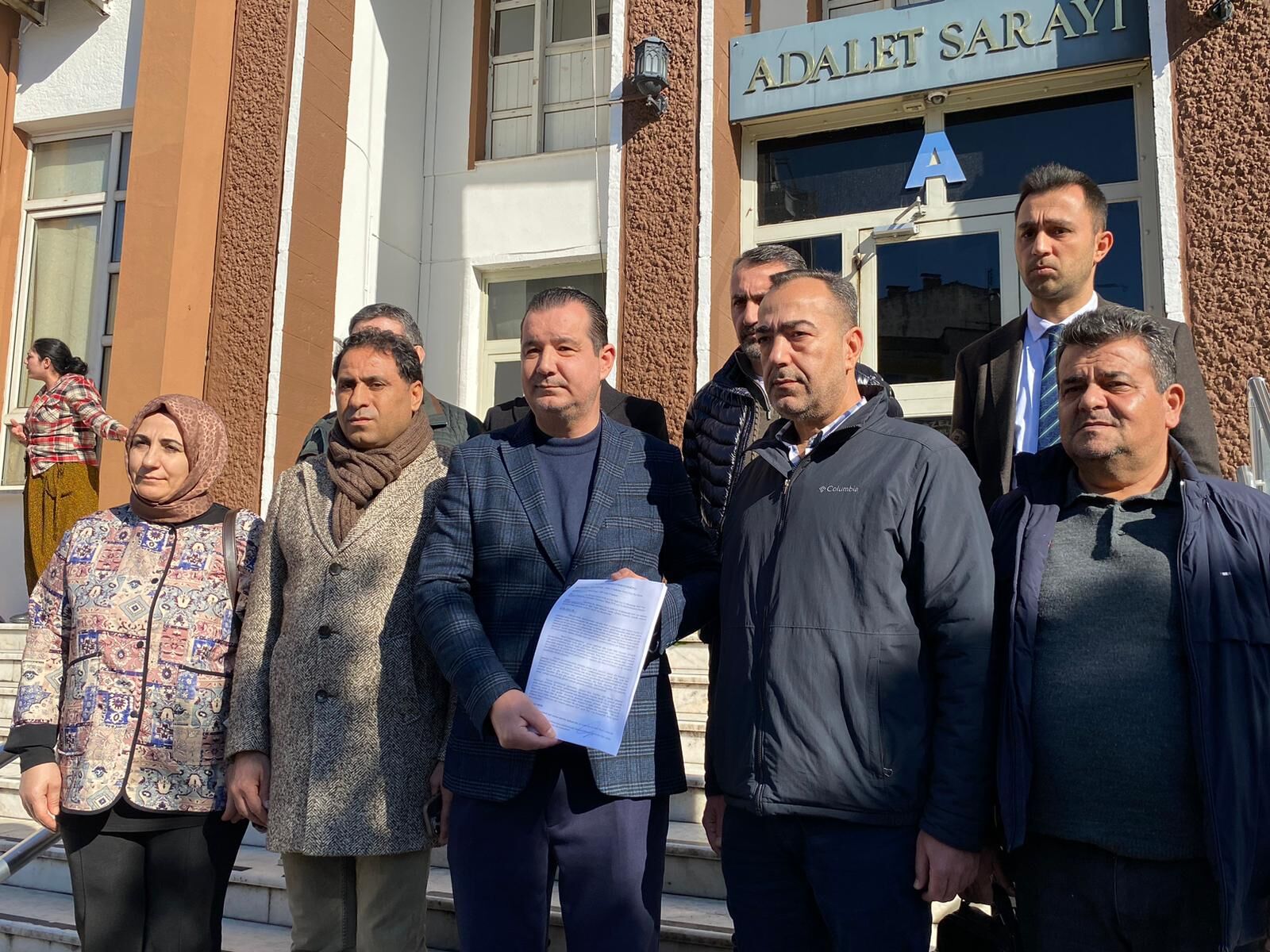 Aydın’da bayrak krizi yargıya taşındı! AK Parti Efeler’den CHP’ye suç duyurusu