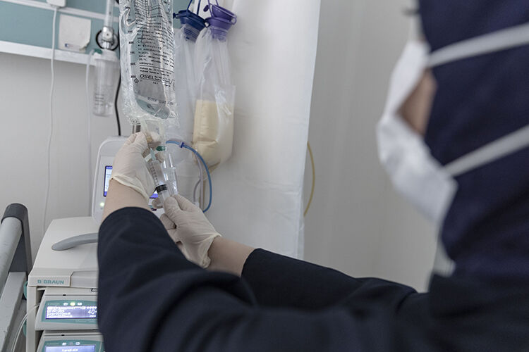 Yoğun Bakım Hemşiresi1