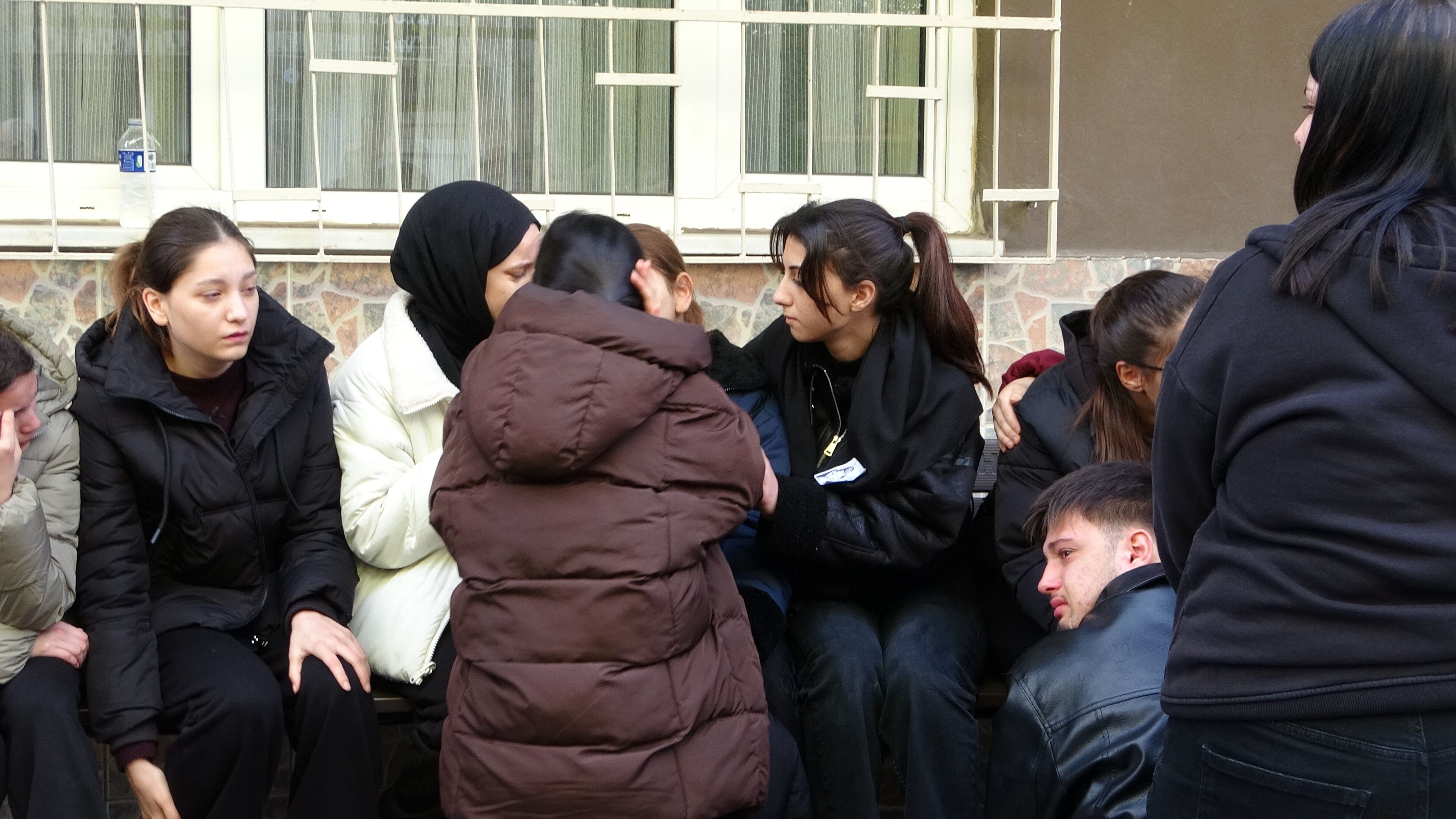Okulda kalp krizi geçiren liseli kız kurtarılamadı