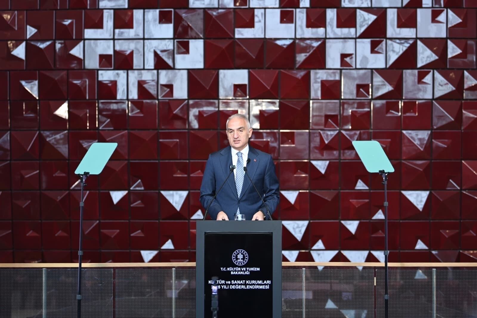Bakan Ersoy, Aydınlıları heyecanlandıran gelişmeyi bir kez daha duyurdu