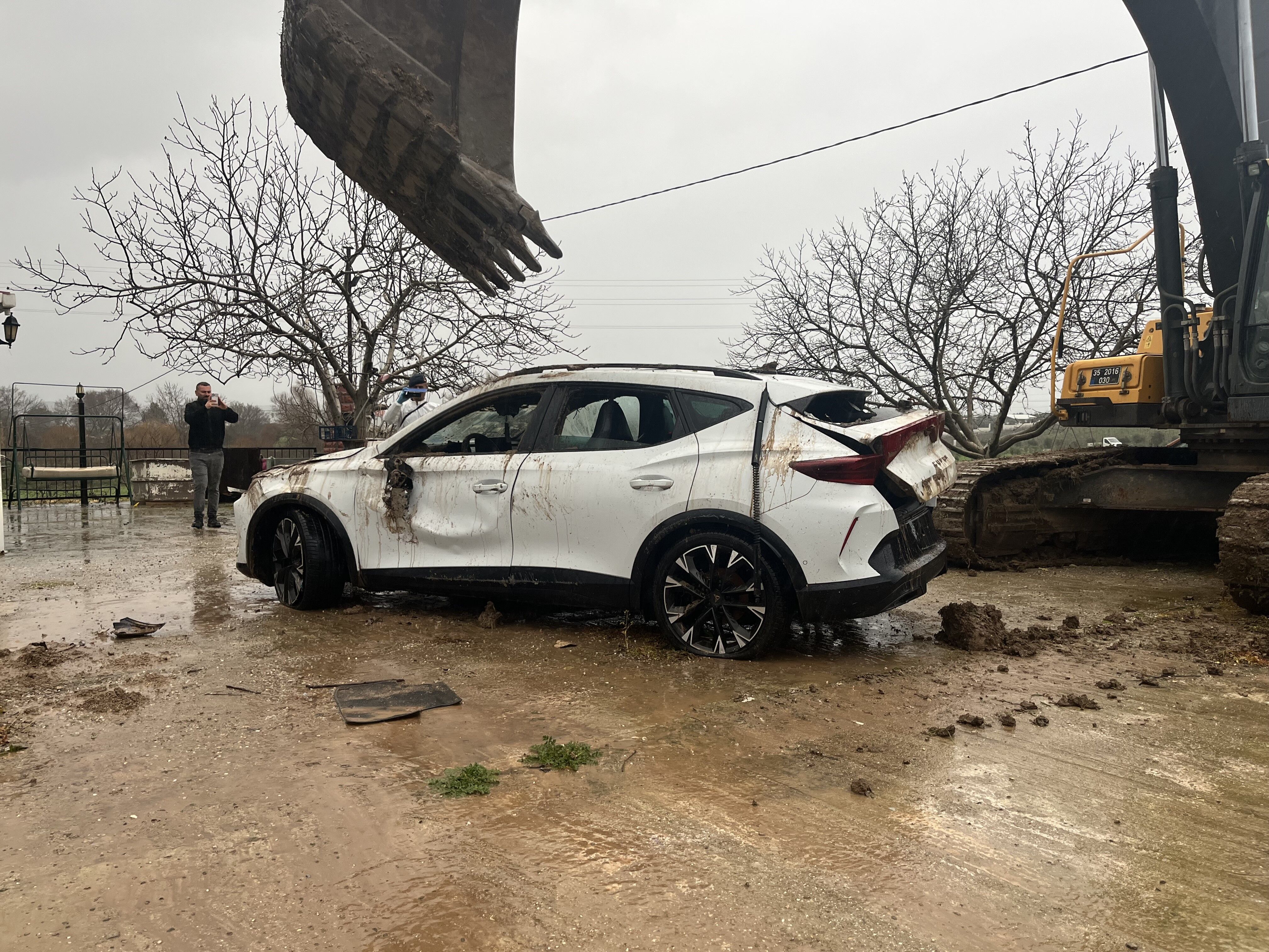 16 ve 21 yaşındaki kız kardeşlerin cansız bedenleri bulundu