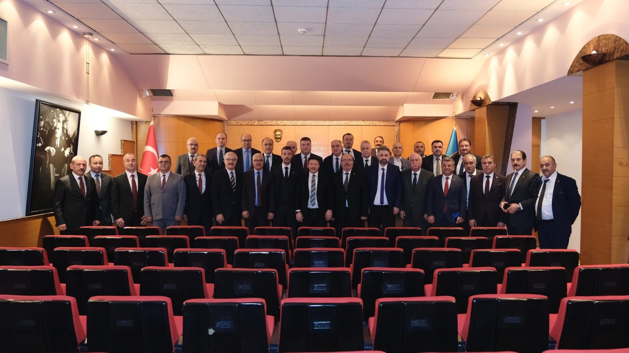 Aydın'da şoförler korsan taşımacılıktan şikayetçi: Özmeriç sorunları gündeme taşıdı