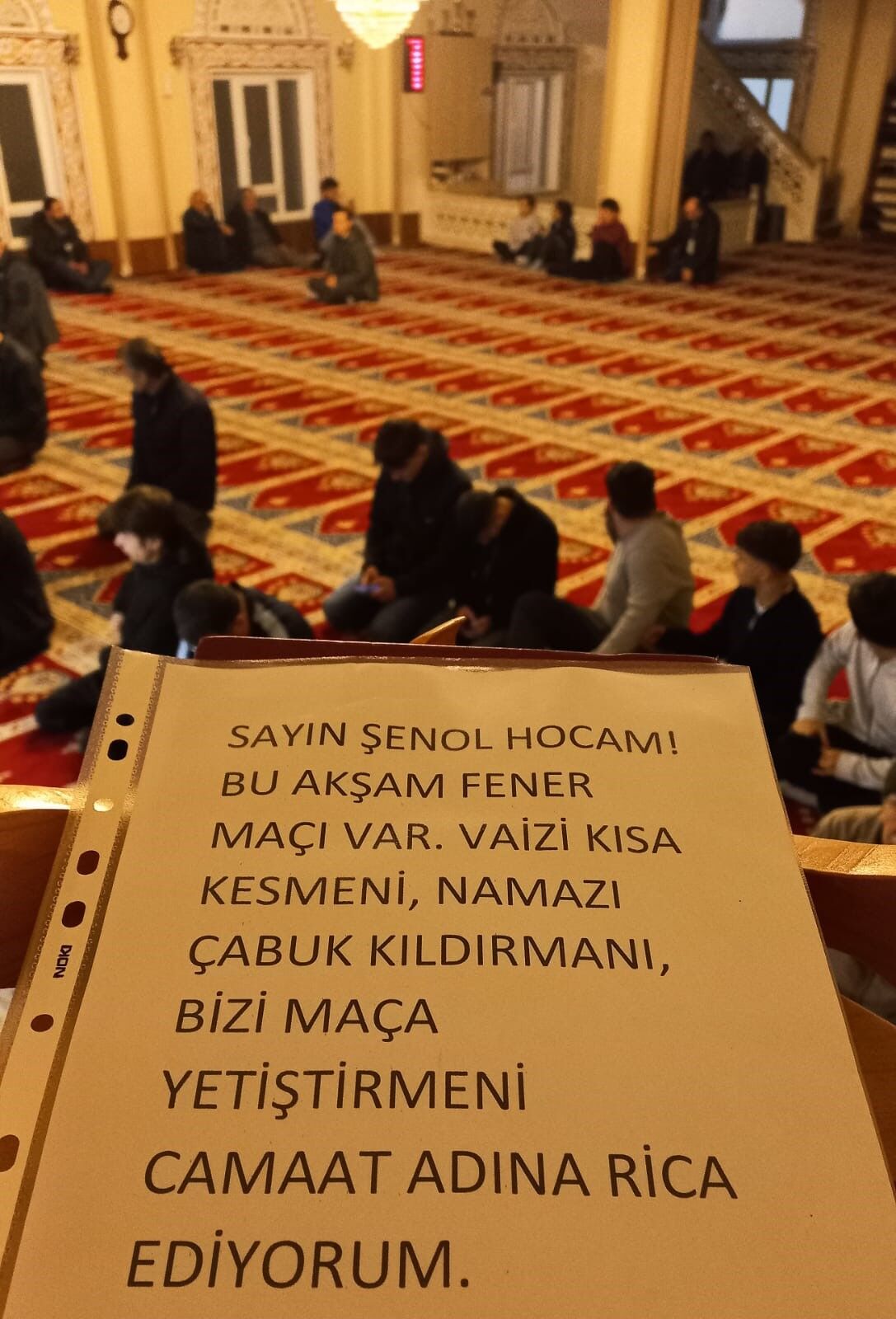Gençlerin bir günlüğüne yapılmasını istedikleri şey cami imamını şaşırttı