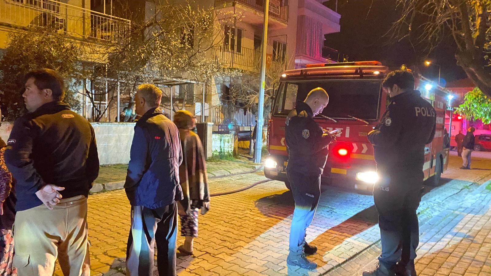 Aydın'da gece yarısı korkutan yangın! Mahalleli panik yaşadı