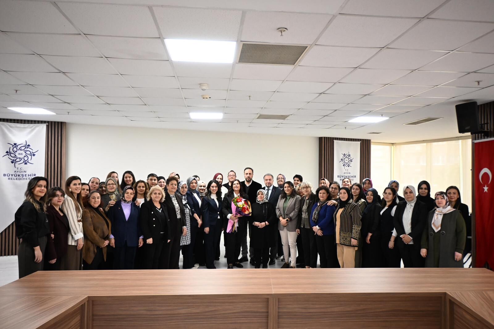 Ak Kadinlardan Cerciogluna Ziyaret 636104 1482Ea0D7Ec0Ccaacbec82Ee8Fa820D7