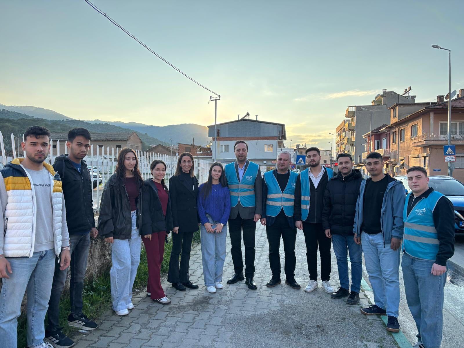 AK Parti Koçarlı’dan “İftara beş kala” ikramı