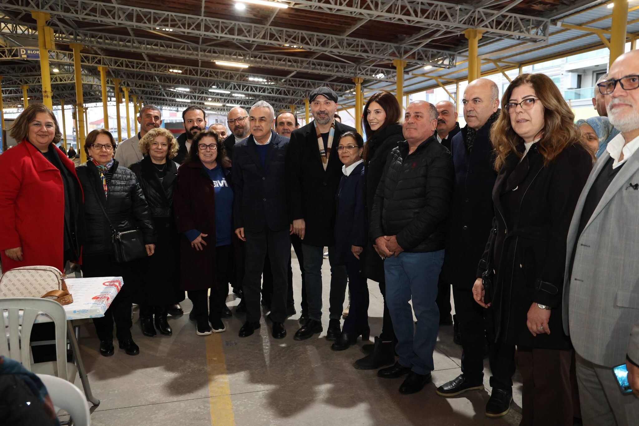 Ak Partili Savas Sokede Vatandaslarla Ayni Sofada Oruc Acti 643233 766604F455B344F0724555A7007964Ce