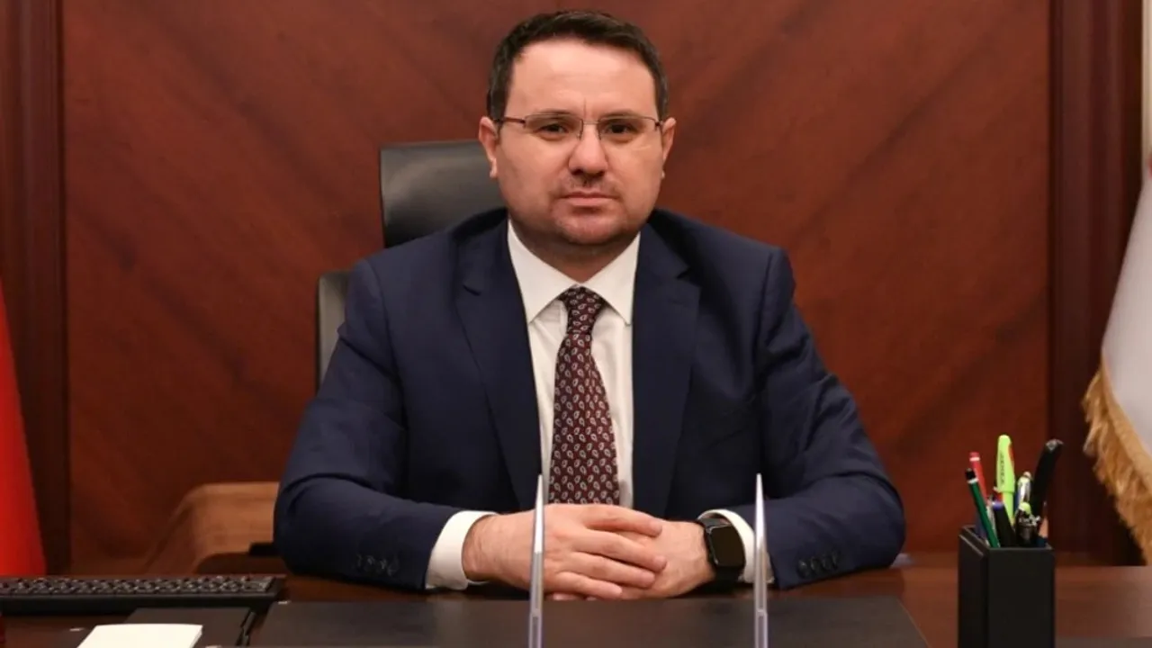 Akin Gurlek Kimdir