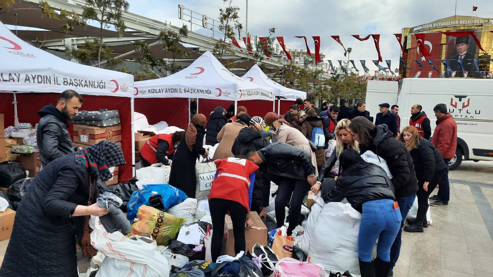 Asrın felaketi asrın seferberliğine dönüştü