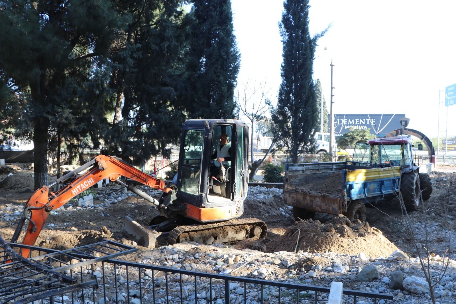 Aydindaki Sel Yasanan Mezarlikta Yogun Mesai Suruyor 641941 Ae761D2663A9893D12B3561Be25014B7