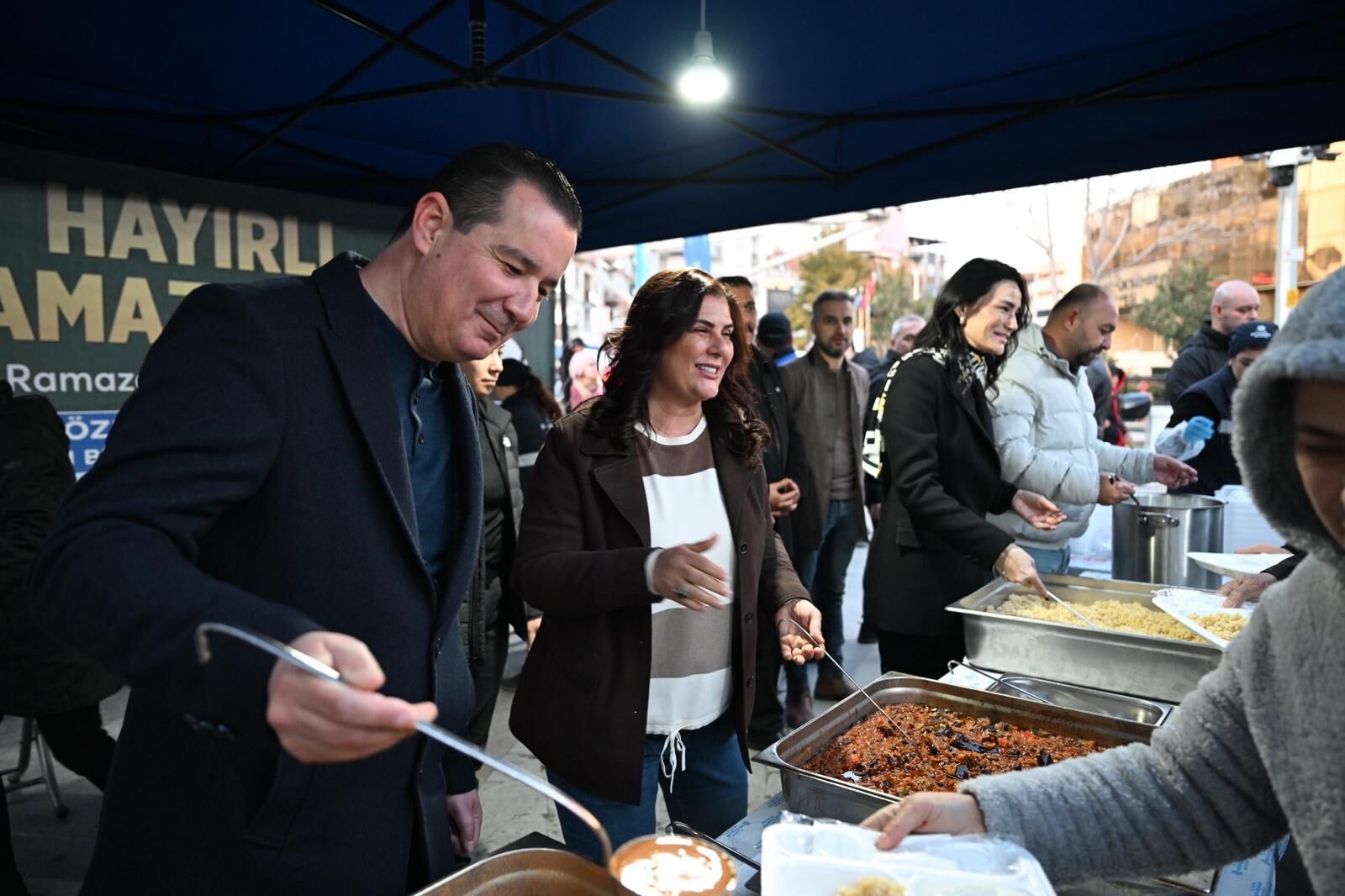 Baskan Cercioglu Ataturk Kent Meydaninda Kurulan Iftar Sofrasinda Vatandaslarla Bir Araya Geldi 643231 C44135Ecd57Ab73F29184E12Ac4C87F8