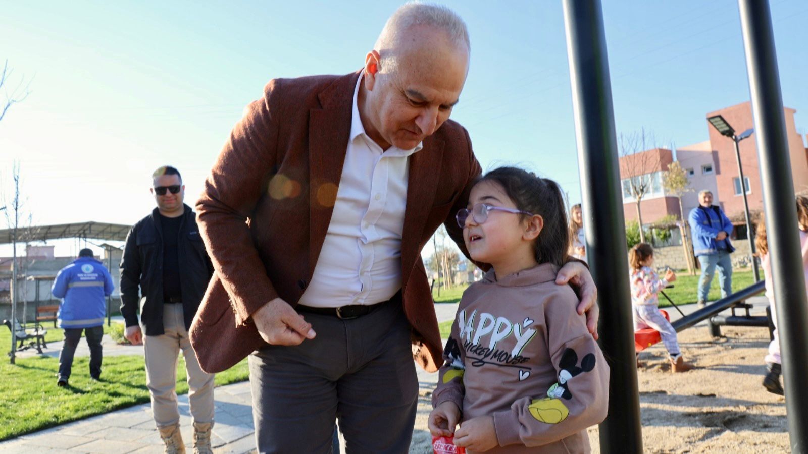 Başkan Mehmet Kıvrak, sözünü tuttu, çocukların yüzü güldü