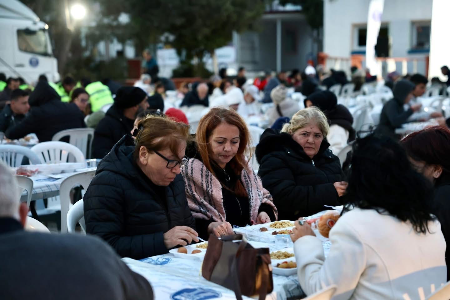 Didim Belediyesinden Fevzipasada Dayanisma Sofrasi 641018 A7B72A6B738Bb5147Dd104D034Fafbaa