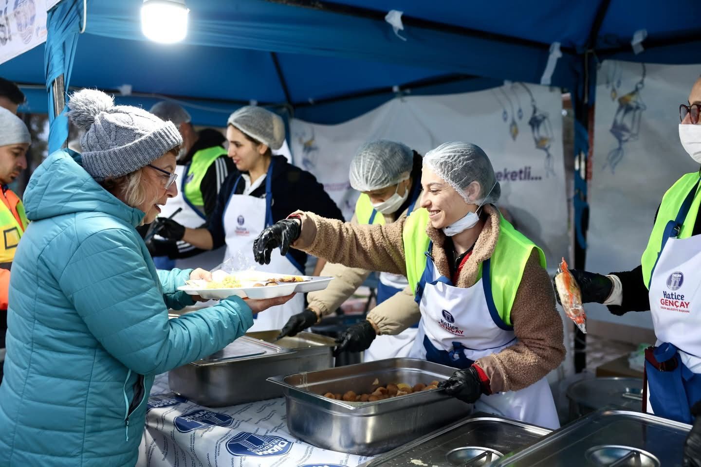 Didim Belediyesinden Fevzipasada Dayanisma Sofrasi 641018 B511A3152Fddaa8954Ff2842715B057D