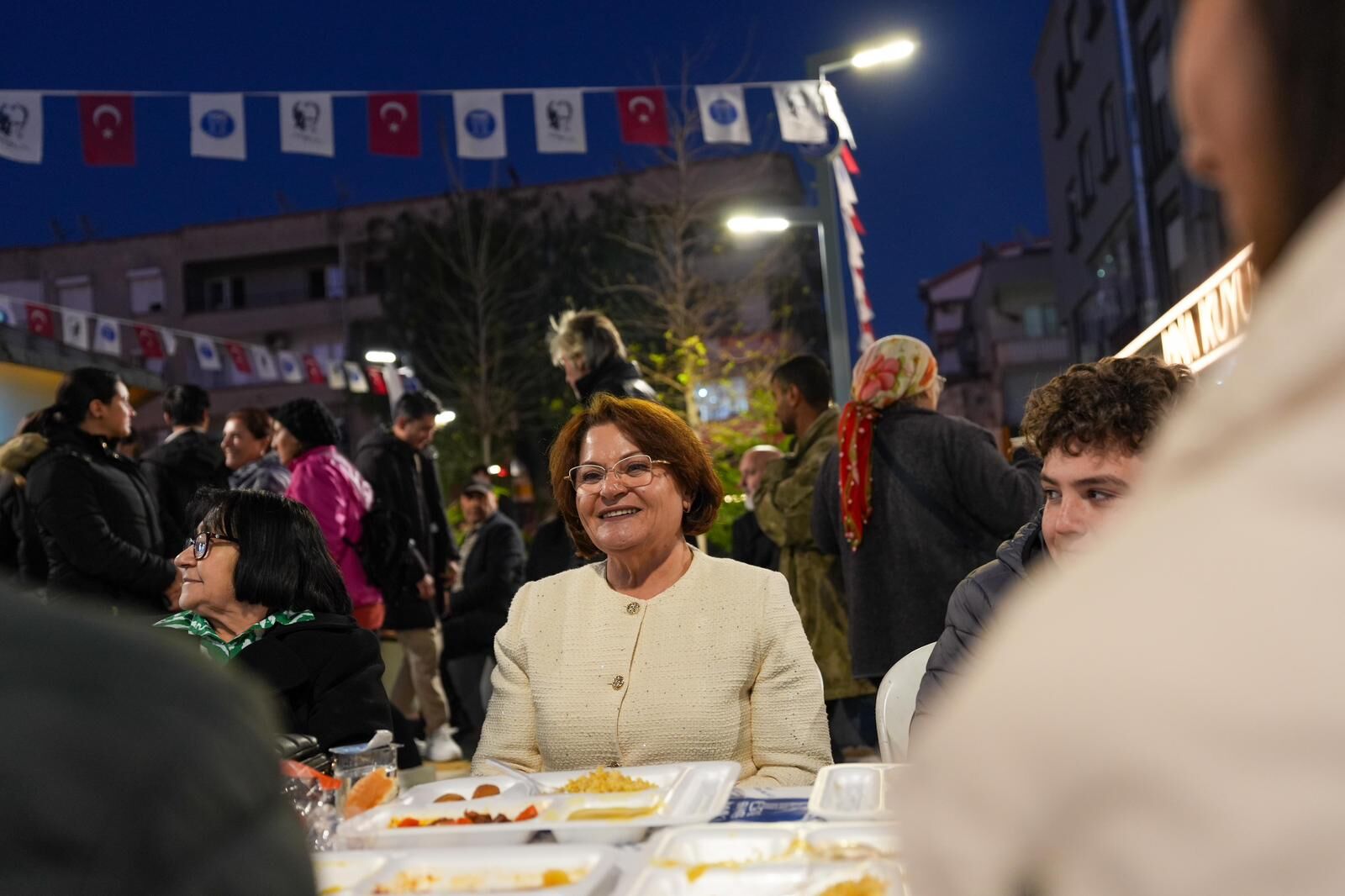 Didimliler, Didim Belediyesi’nin iftar sofralarında buluştu