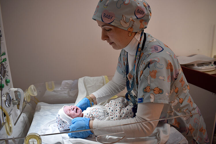 Ebe Yardımcısı Maaşları Ne