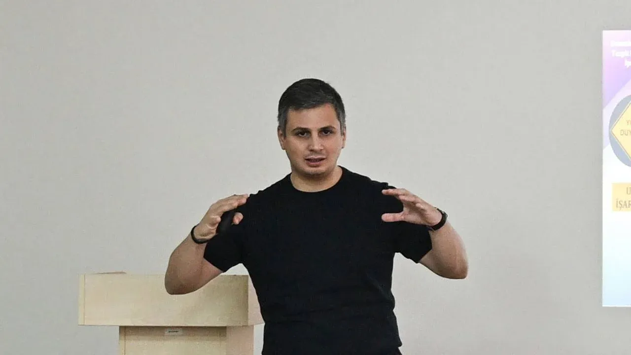 Furkan Torlak Kim