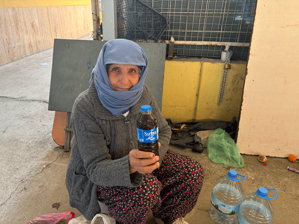 İncirliova’da 70 yaşındaki kadın elleriyle şifa dağıtıyor