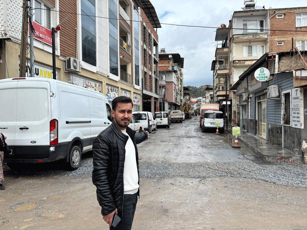 Köşk'ün köstebek yolları vatandaşı bezdirdi! Başkan Baş Nuri Güler'i çalışmaya davet etti