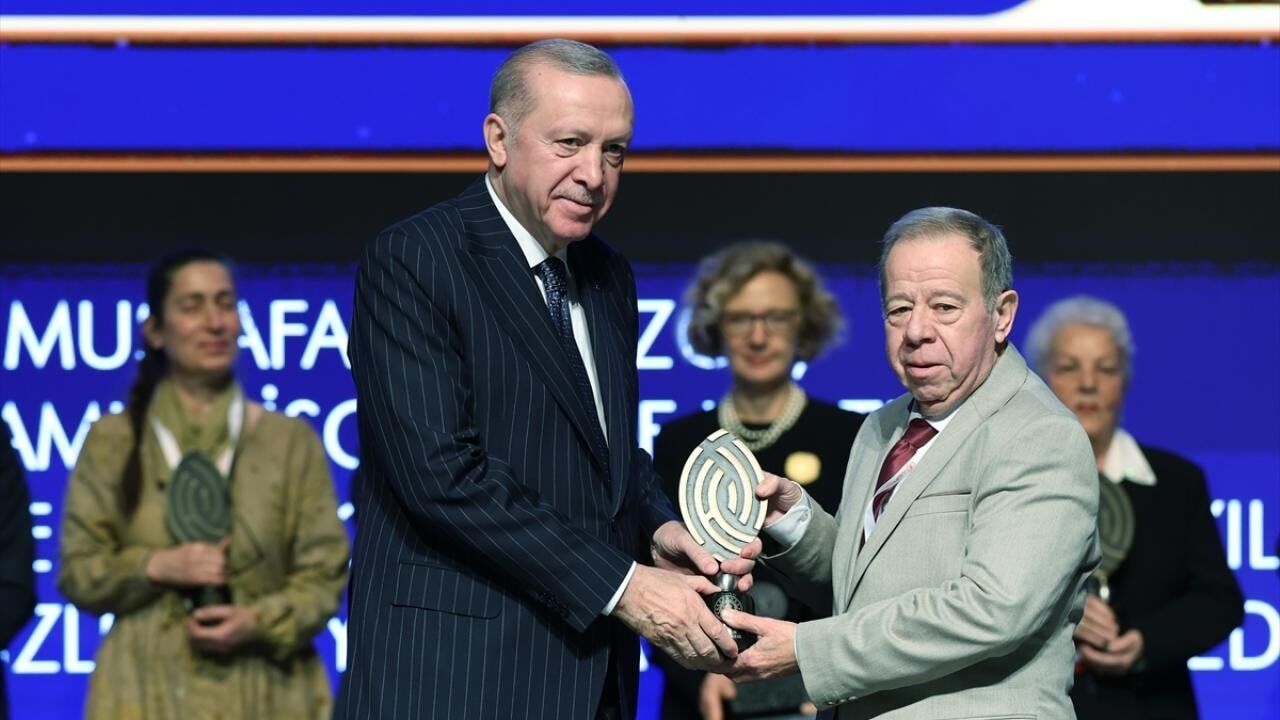 Kuşadası’nın körüklü çizme ustası Mustafa Karpuzcu’ya “Yaşayan İnsan Hazinesi” onuru