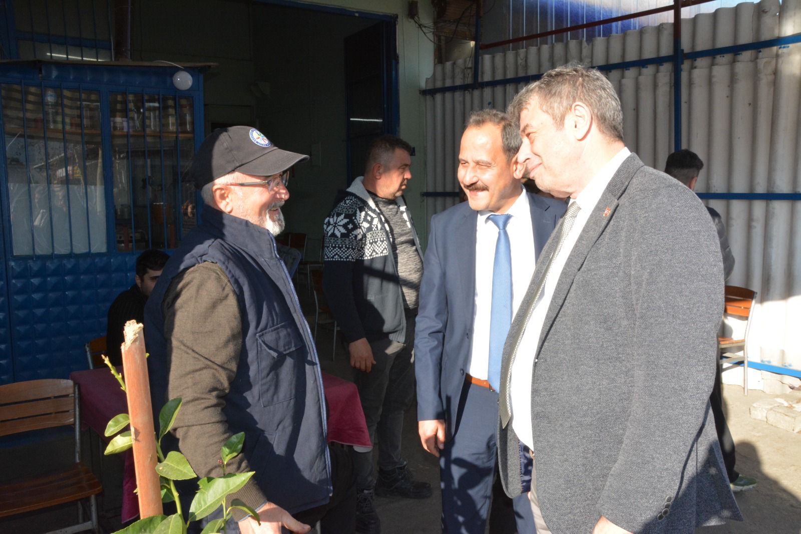 Kuyucak esnafının yanında iki güçlü isim