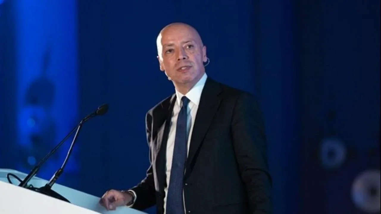 Murat Salar Kim