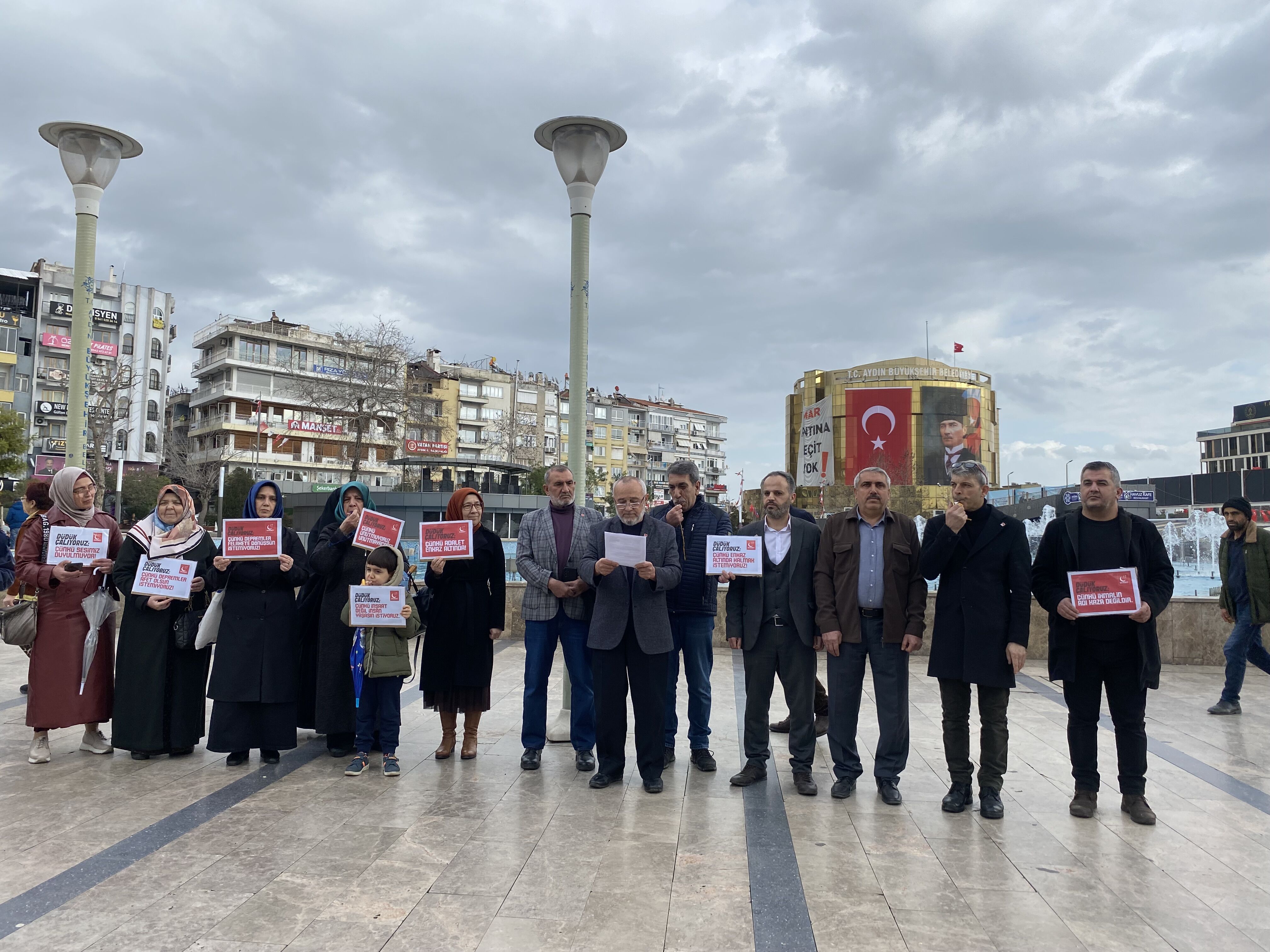 SP Aydın’dan 6 Şubat depremlerinin yıldönümünde düdüklü çağrı! “İnşaat değil, insan yaşasın istiyoruz”