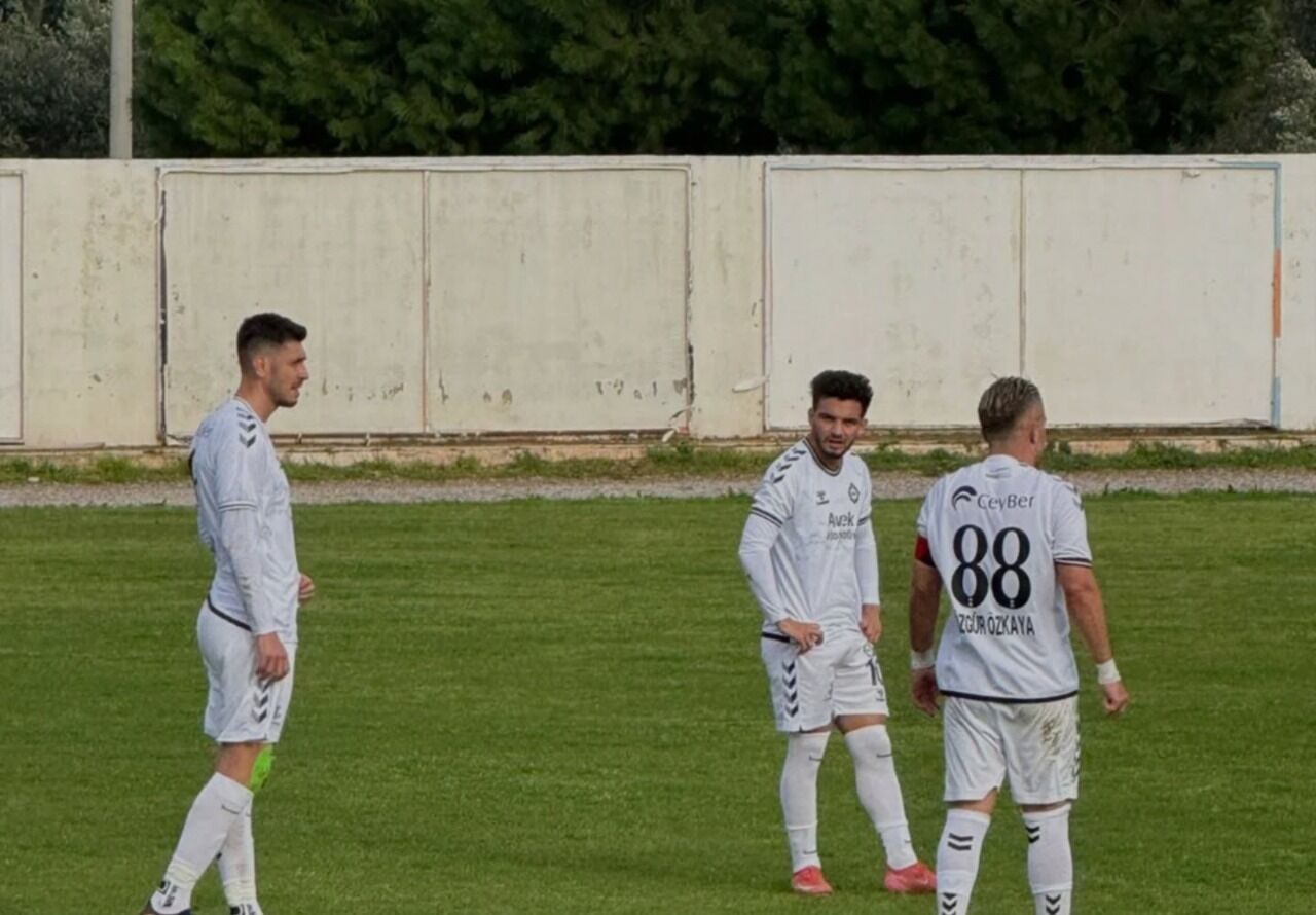 Ege derbisinde gergin anlar! Altay ve Sökeli futbolcular birbirine girdi