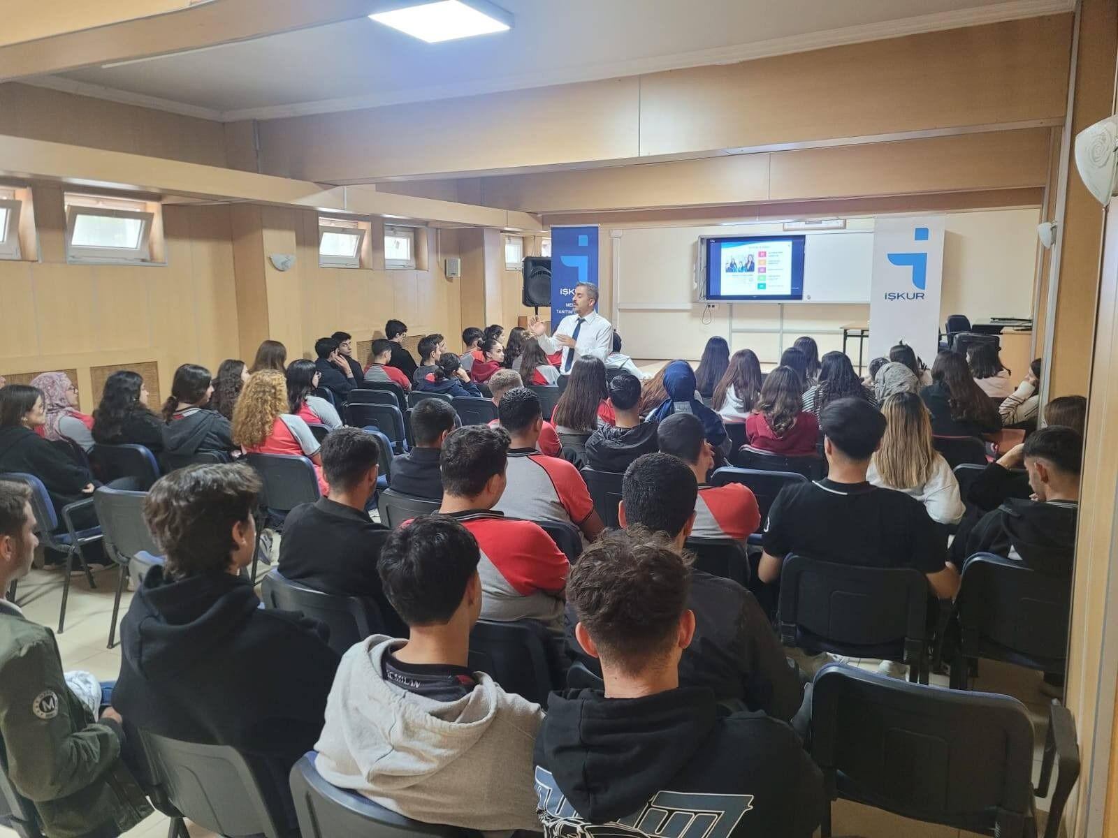 Aydın'da liseliler iş dünyasına hazırlanıyor! İŞKUR'dan yüz yüze eğitim