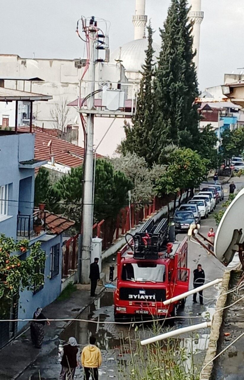 Aydın’daki yolda elektrik kaçağı paniği