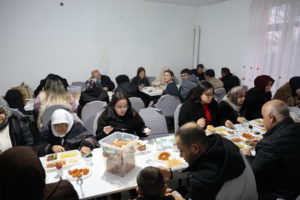 Bu köyde evlerde iftar yemeği pişirilmesi yasak