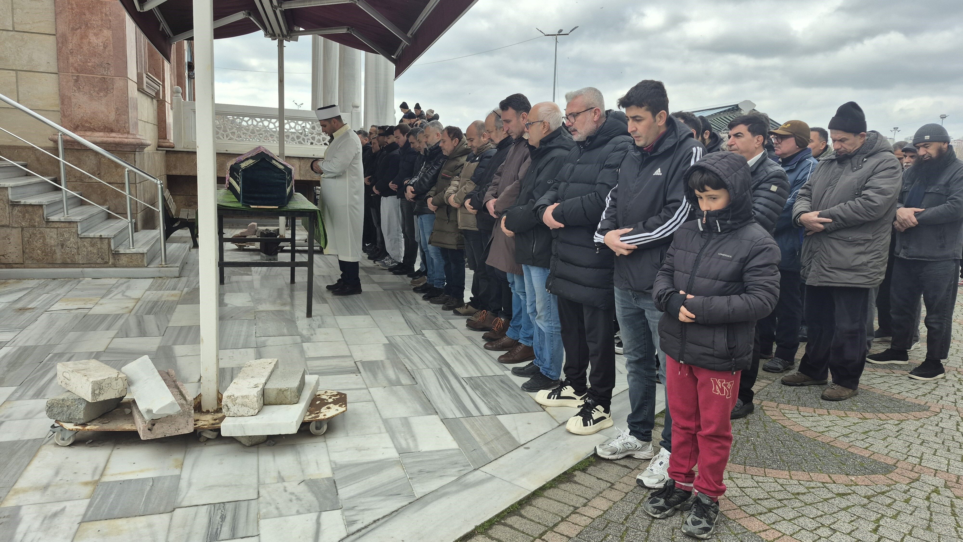 Ameliyat sonrası can veren genç kadın sonsuzluğa uğurlandı