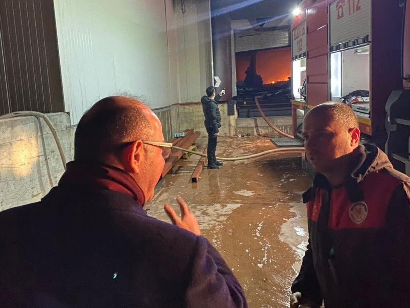 Organize sanayi bölgesinde korkutan yangın: Fabrika alevlere teslim oldu