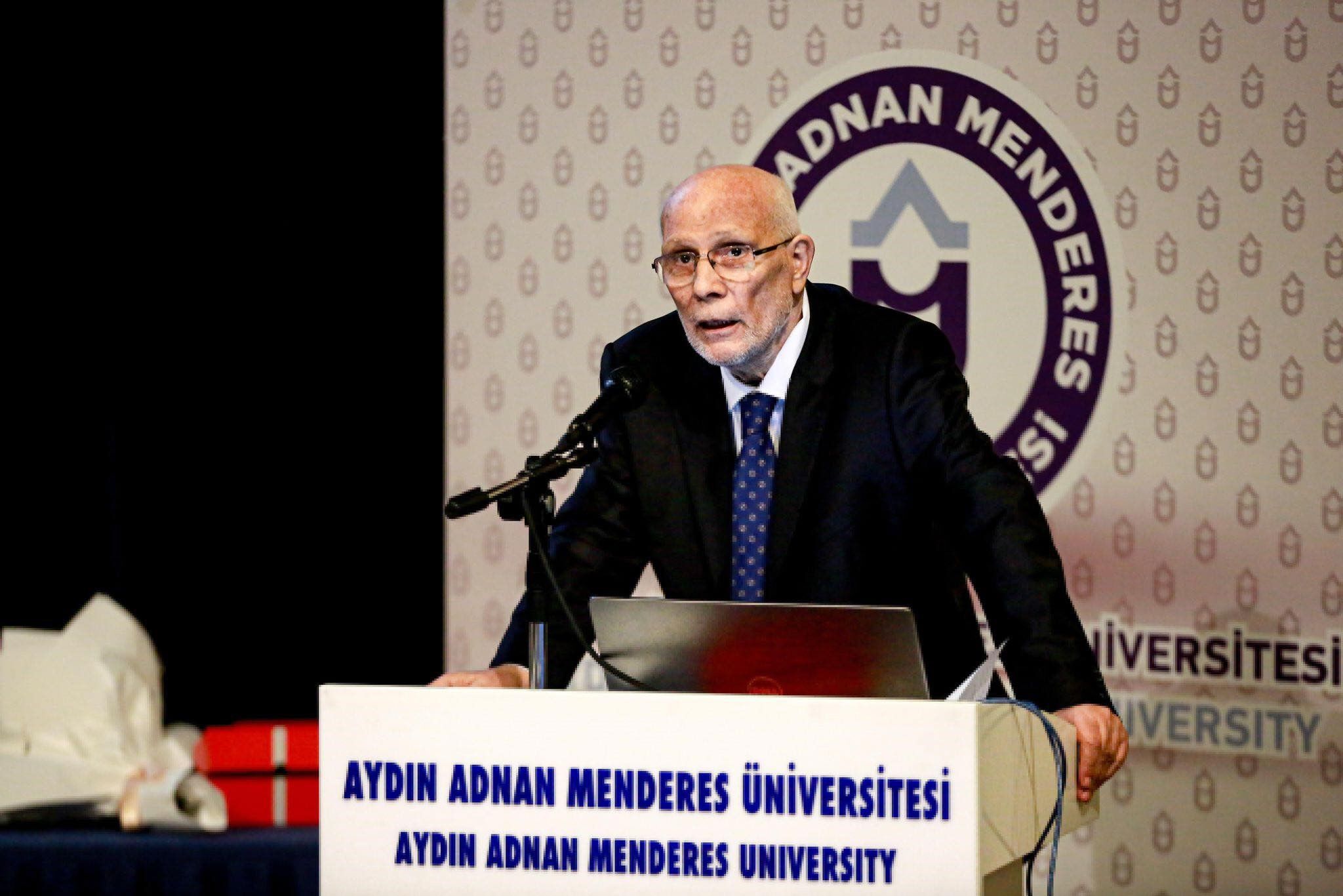 ADÜ’de hüzünlü veda! Duayen doktor son yolculuğuna uğurlandı