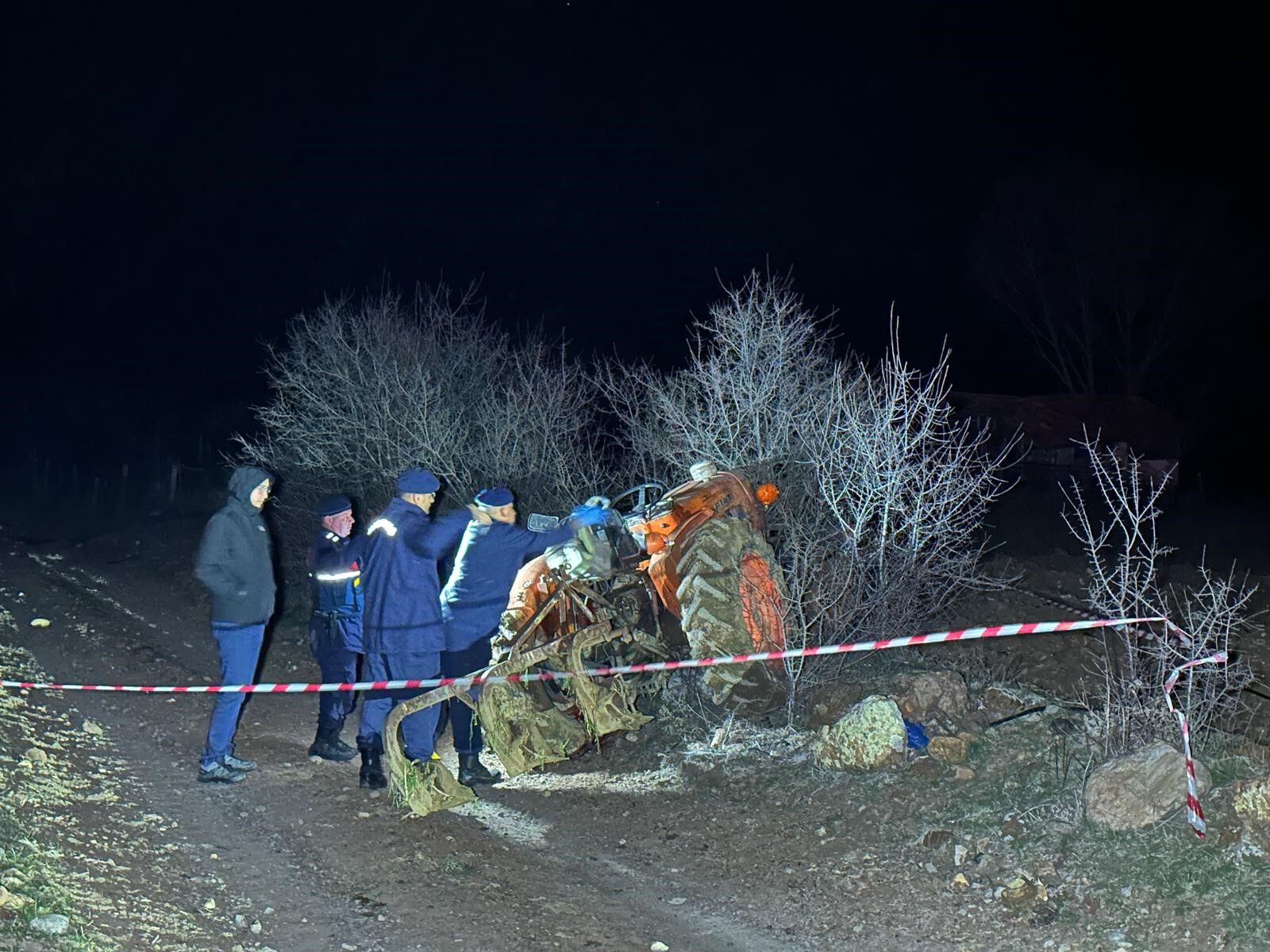 Traktöründe av tüfeğiyle vurulmuş halde bulundu 