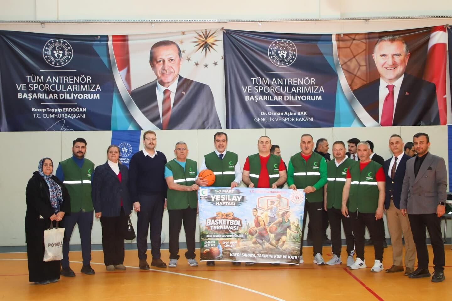 Ak Parti Aydin Il Baskani Erdemden Basket Sovu Aydinin Protokolu Basketbol Turnuvasinda Hunerlerini Sergiledi 643681 B876Ad46E74251907C77Fe66Aa4B324D
