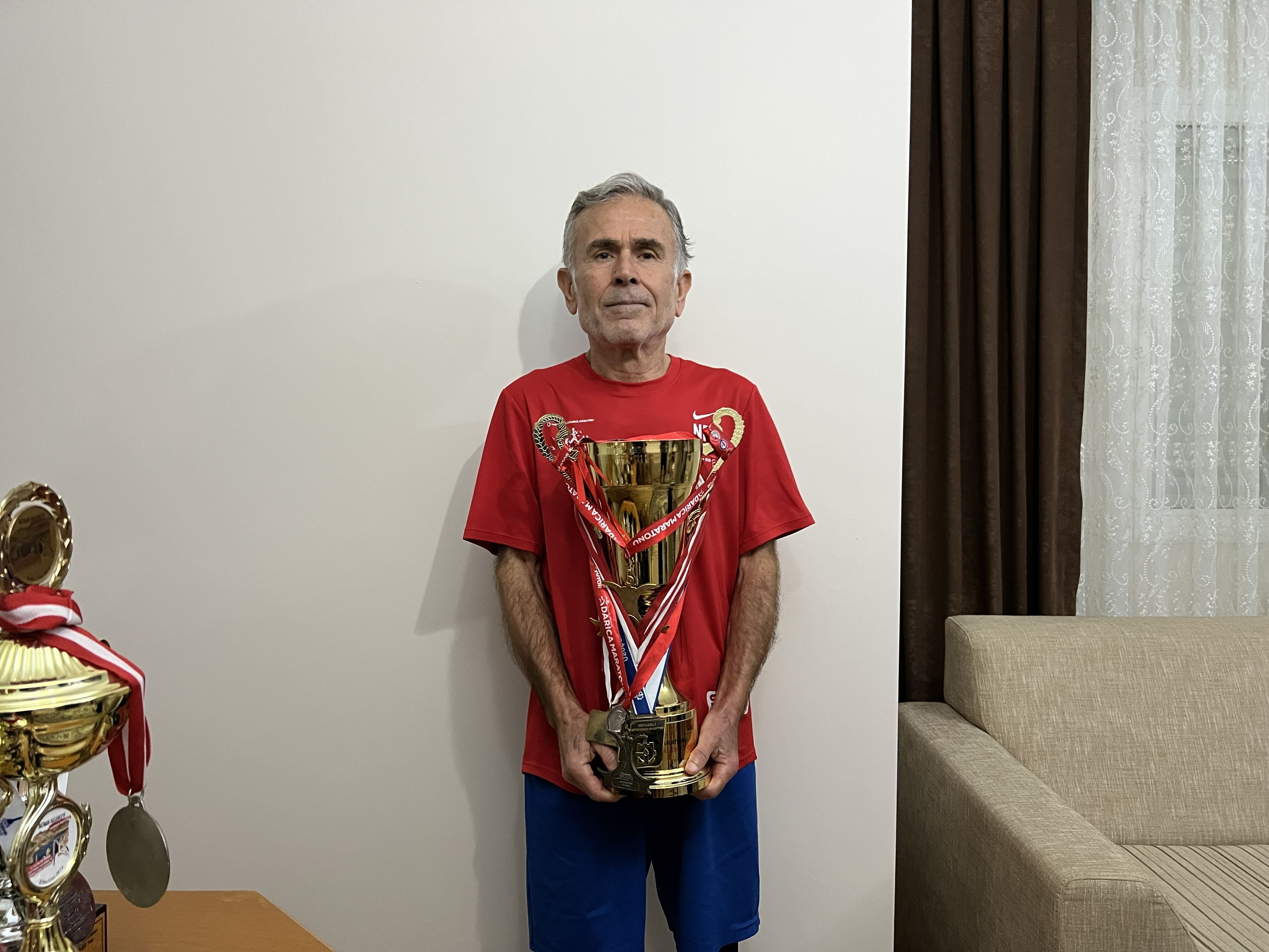 Aydın’da 75 yaşındaki maraton koşucusu Hedef’e konuştu: “90 yaşına geldiğimde de koşmak istiyorum”
