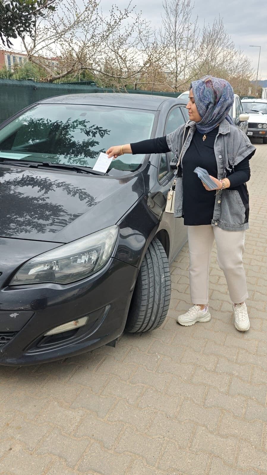 Aydinda Arac Sileceklerinde Gorenler Sasirdi A Partiden Suruculere Unutulmaz Farkindalik 650564 B3F5Db366309Ae076767319102E0Adb0