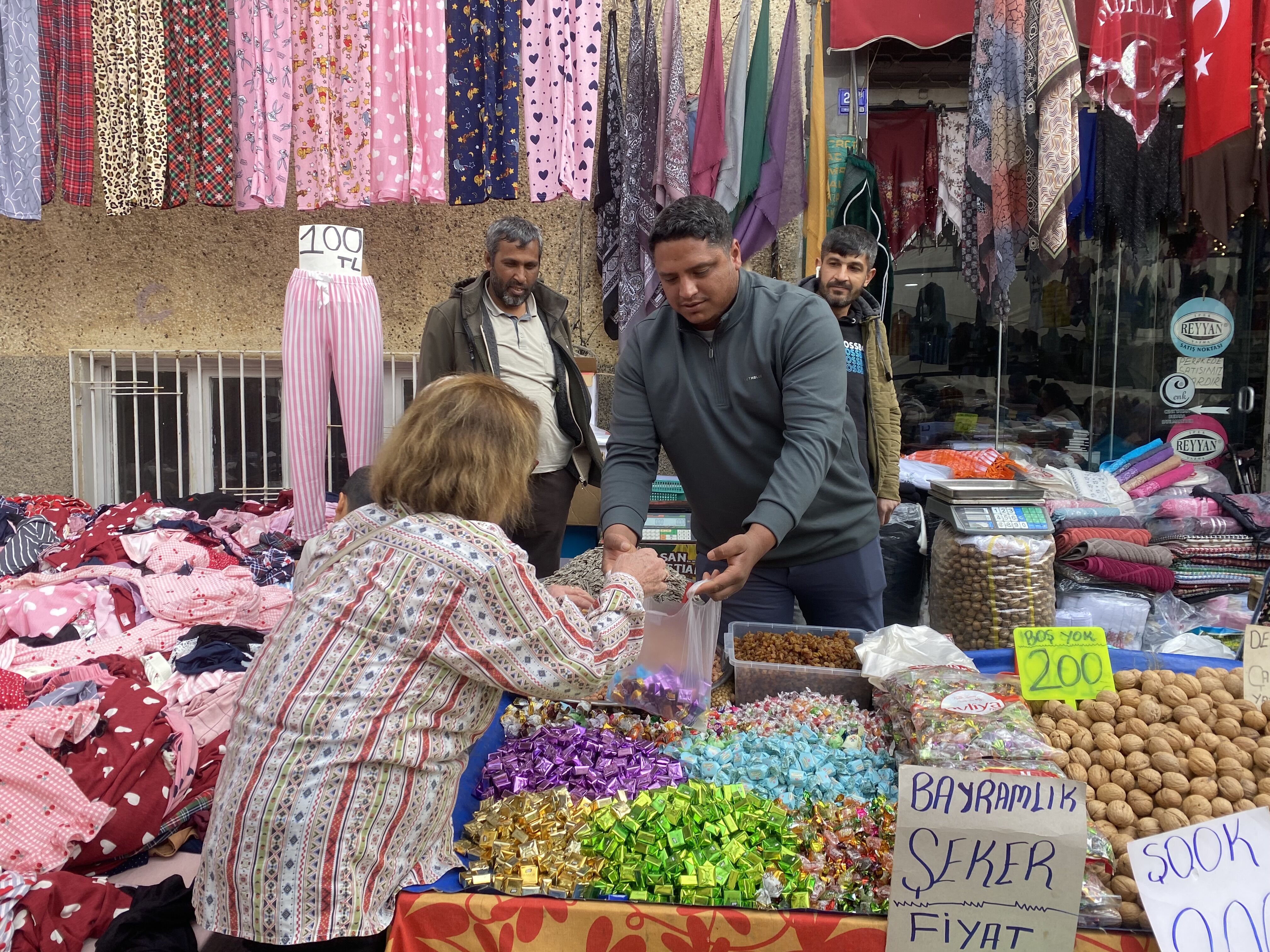 Aydinda Bayram Alisverisi Pazara Kaydi Seker Ve Kolonya Tezgahta Yari Fiyatina 648013 06C7B83F610689F19Df44E0Ac1184C31