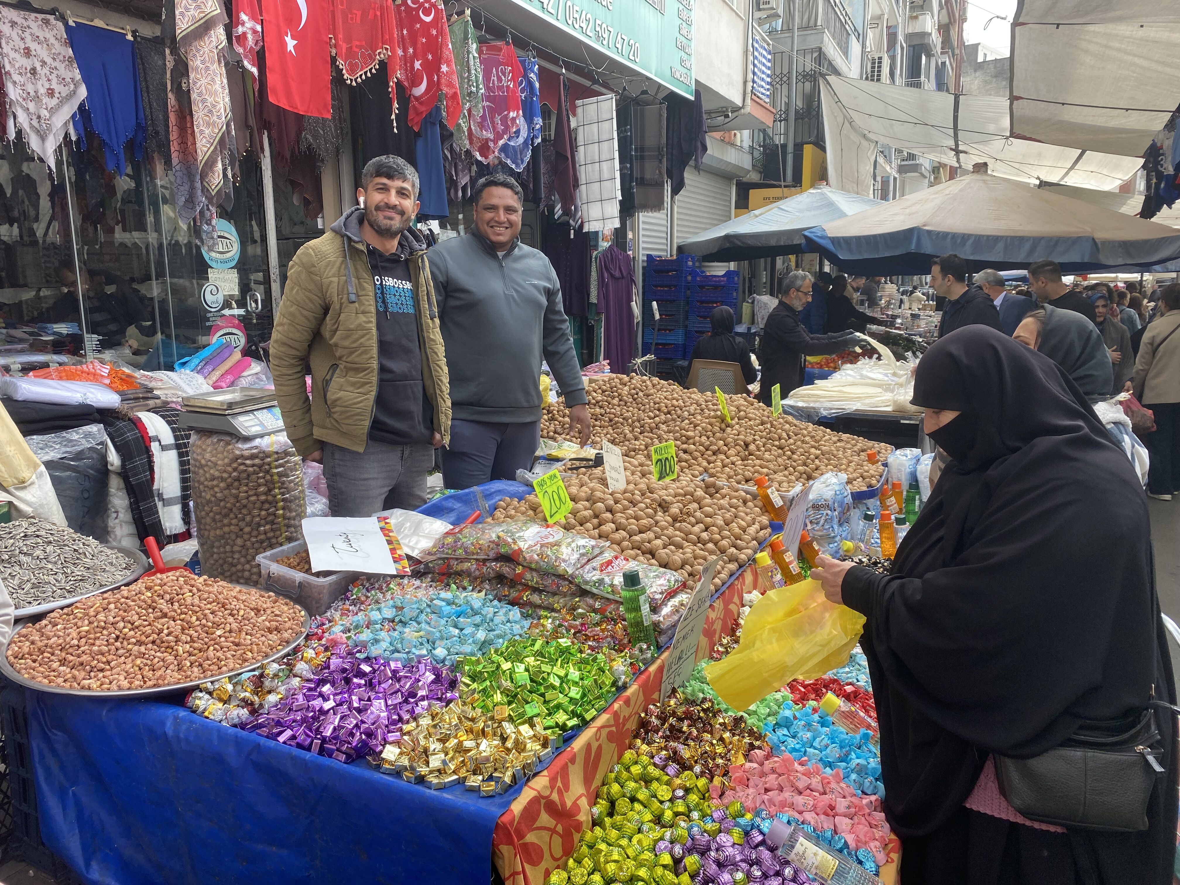 Aydinda Bayram Alisverisi Pazara Kaydi Seker Ve Kolonya Tezgahta Yari Fiyatina 648013 7E5Ace9F612515Ceeb41Aae59589D233