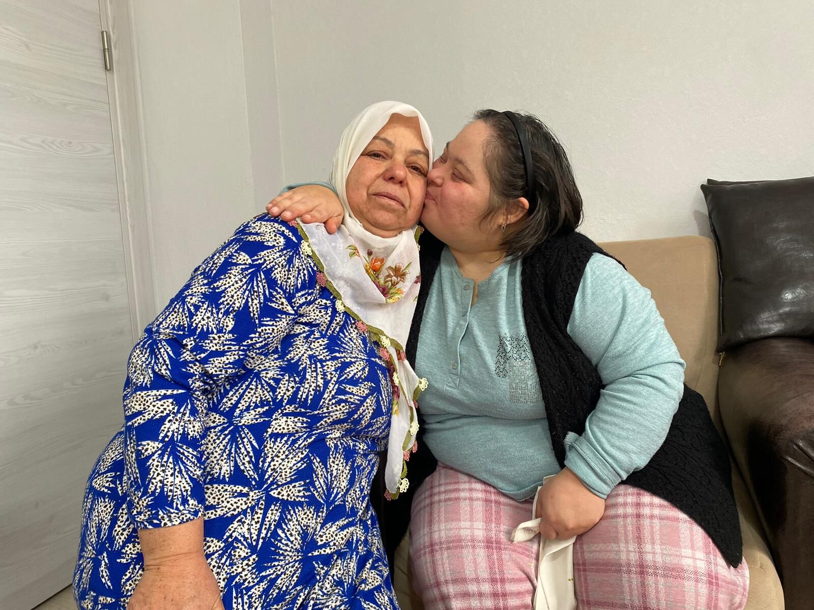 Aydın’da bir annenin down sendromlu kızıyla sevgi dolu mücadelesi