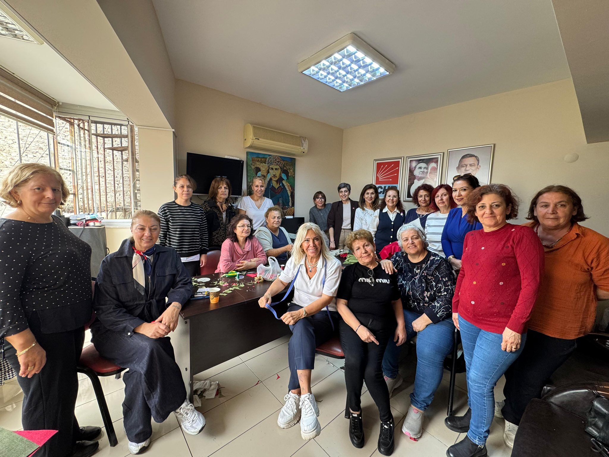 Aydinda Chpli Kadinlar Kapi Kapi Geziyor Baskan Ekiz Efelerin 83 Mahallesinde Uye Calismalari Hiz Kazandi 643652 D2523E78E948A44Ab70Dd691F6Ba8D68