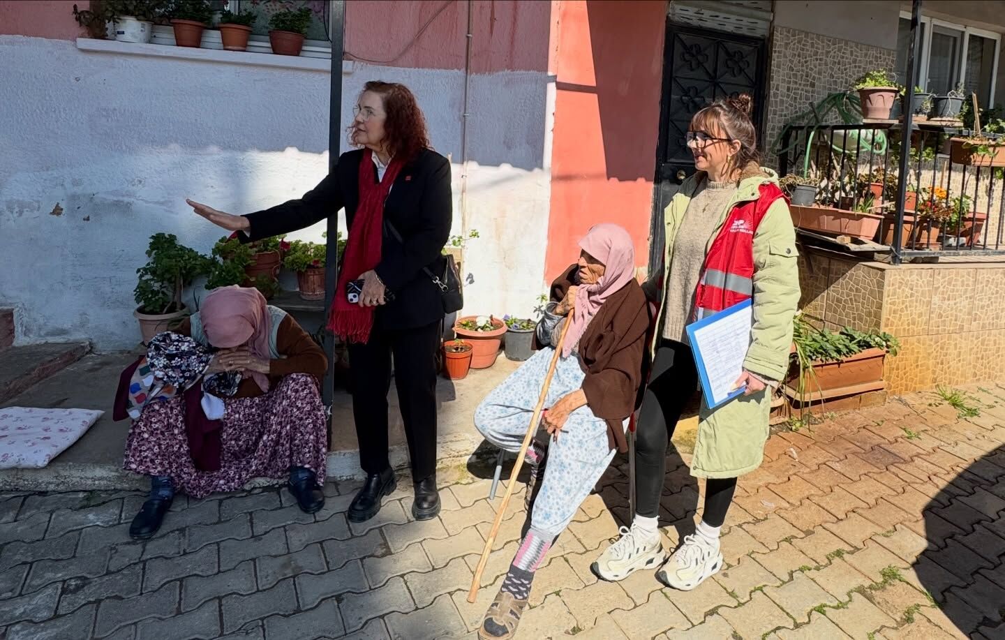 Aydinda Chpli Kadinlar Kapi Kapi Geziyor Baskan Ekiz Efelerin 83 Mahallesinde Uye Calismalari Hiz Kazandi 643652 Fb6Adf28F89276351Ae2C07958Edc4Ec