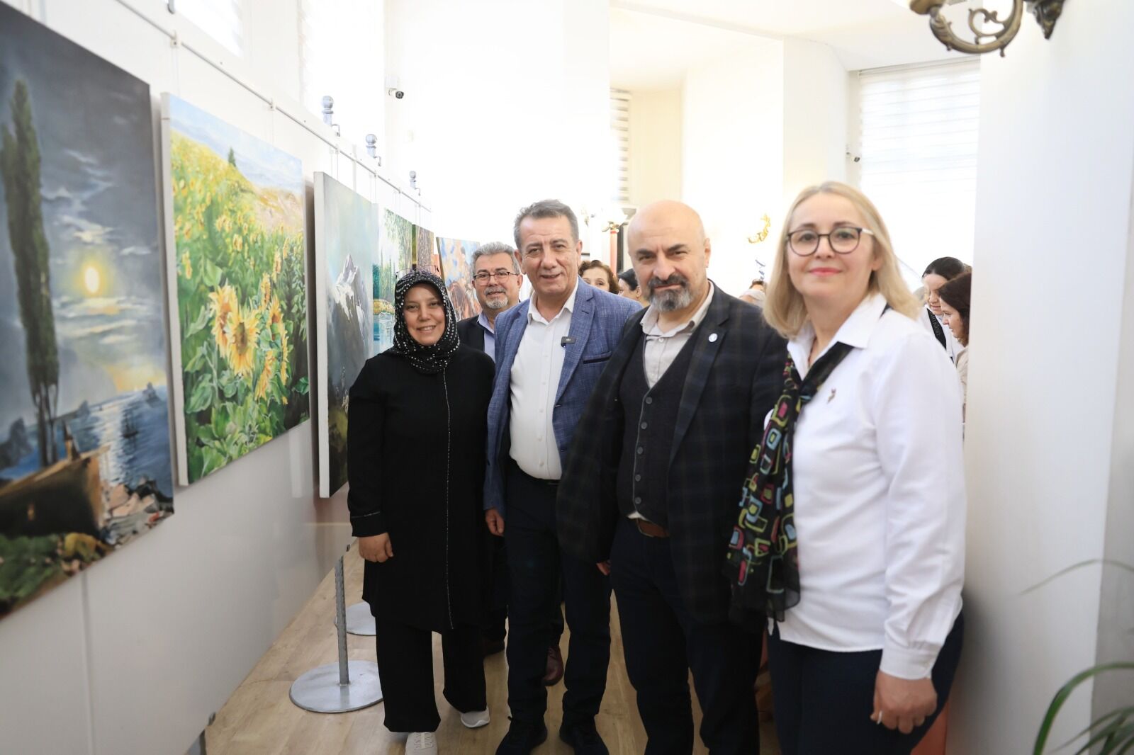Baskan Anil Yetiskin Efelerin Sanat Sergisini Acti Kadinlarin Eserleri Buyuk Begeni Topladi 650124 5474C9F4Ae8D176Da0095Df98180Cebc